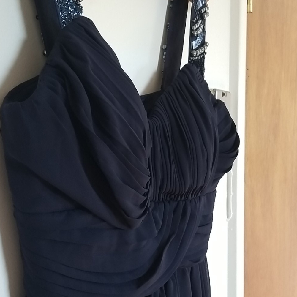 Dress - Picture 4 of 8